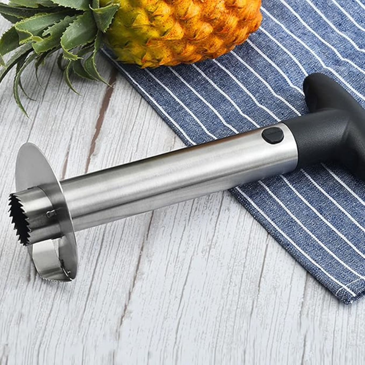 eplucheur-ananas-pratique-simple