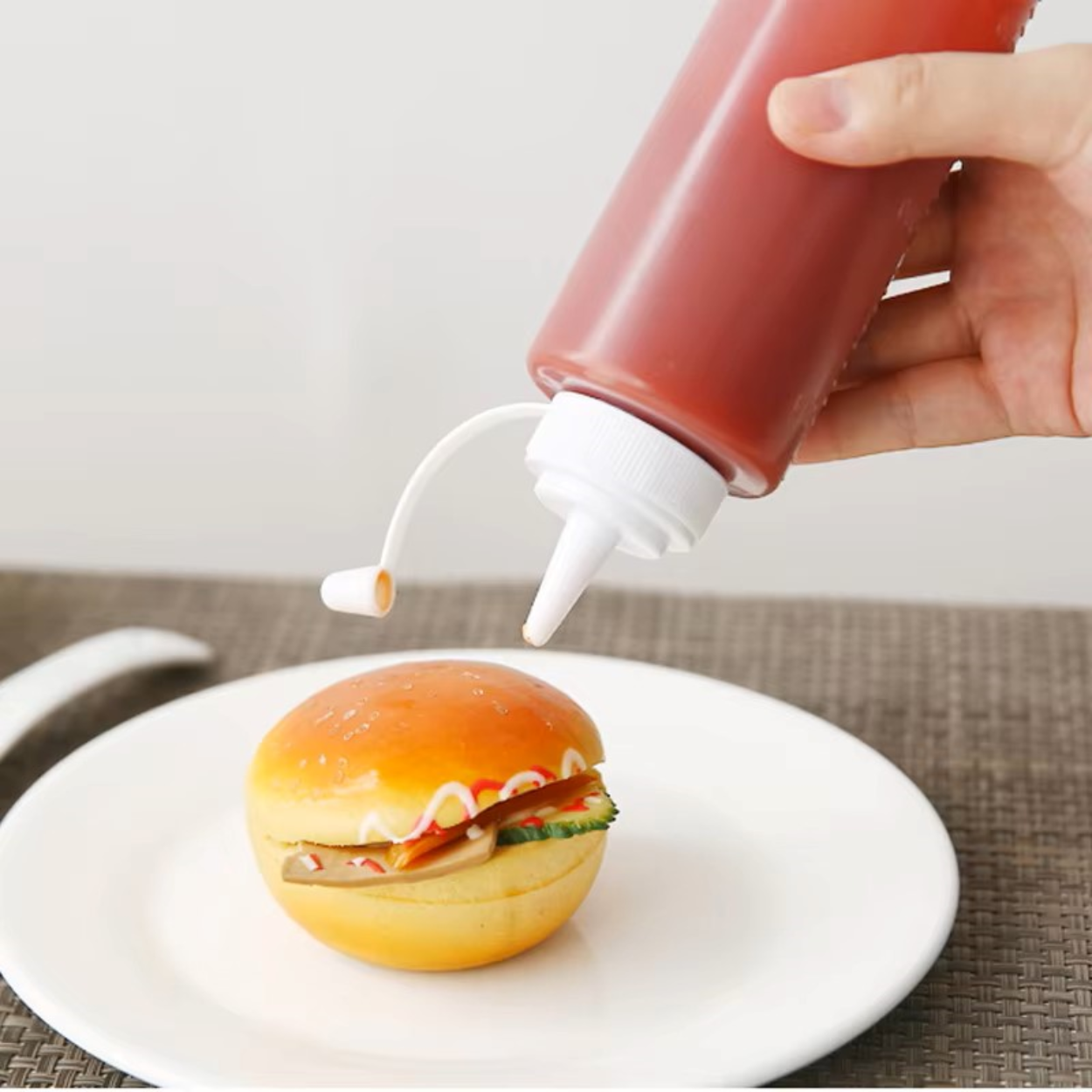 bouteille-a-condiment-ergonomique