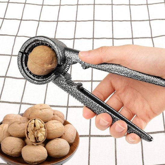Casse noix casse noisette, amandes, chataignes et autres fruits a coques