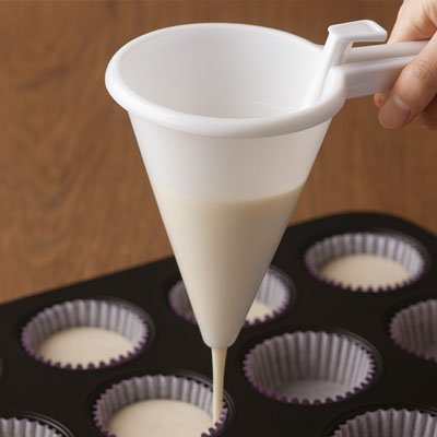 Entonnoir à piston, distributeur de pate ergonomique