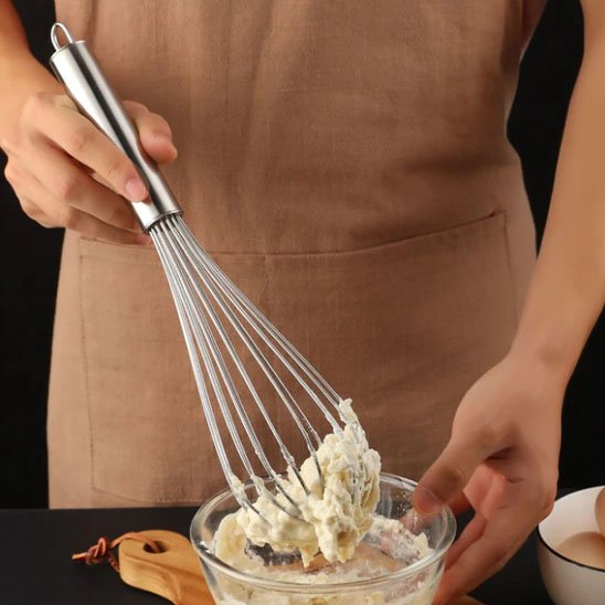 Fouet cuisine pour omelettes moelleuses et aérées