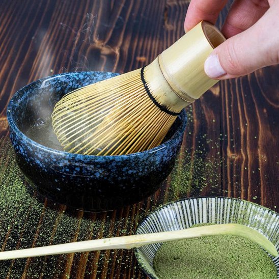 Fouet matcha mélange homogène rapide