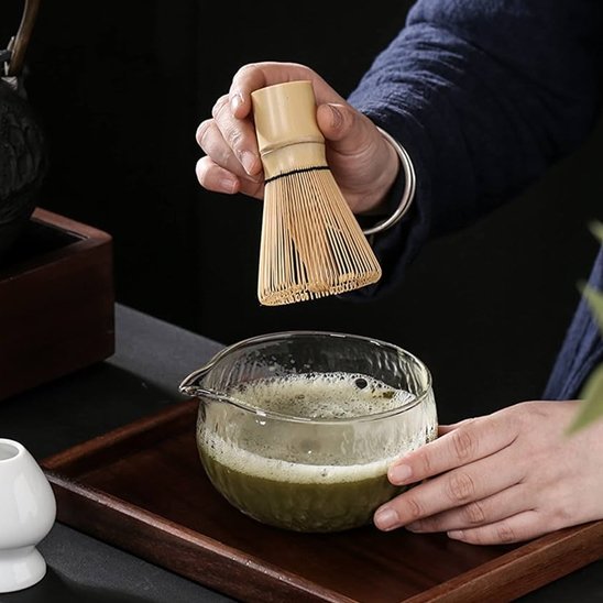 Fouet matcha pour votre rituel thé matinal