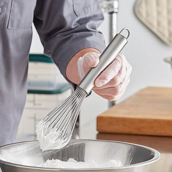 Fouet pratique pour préparation fluide et homogène