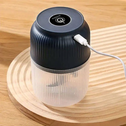 Hachoir electrique compact sur un plan de travail