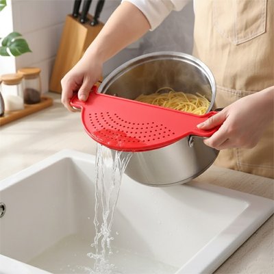 passoire clip casserole pour égoutter pâtes sans renverser