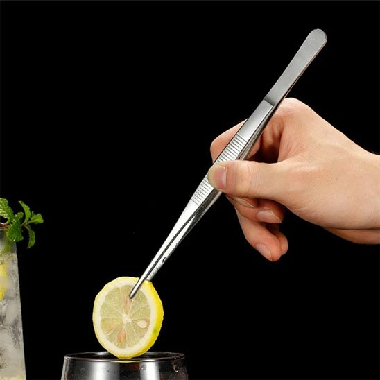 Pince de cuisine idéale pour buffet de desserts propre et hygiénique