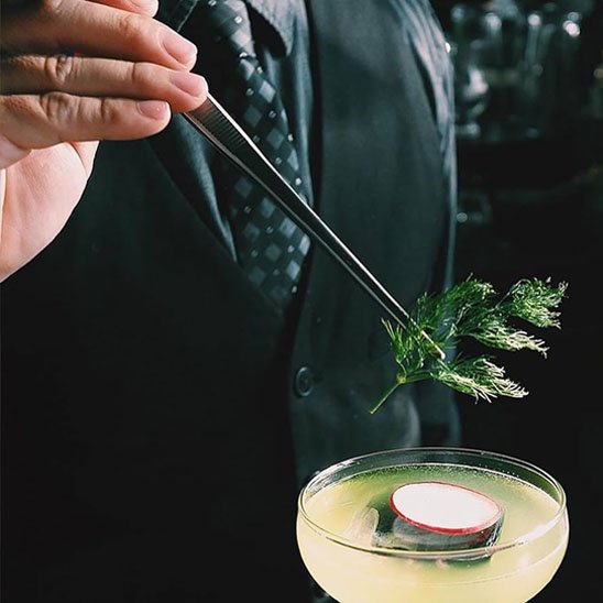 Pince de cuisine pour attraper collations et gourmandises sans contact direct