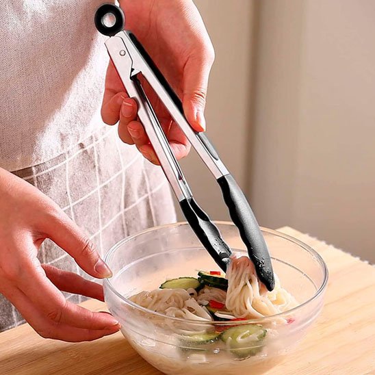 Pince de cuisine soigné et professionnel