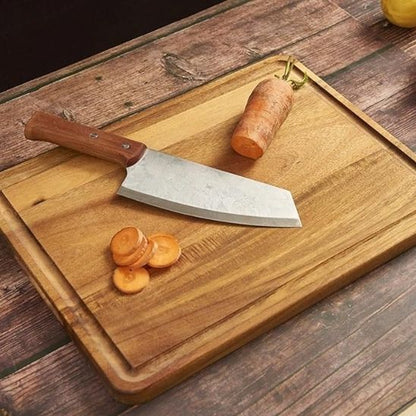 planche-a-decouper-en-bois-avec-goulotte-de-liquide