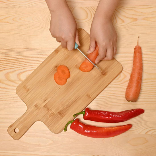planche-a-decouper-en-bois-de-bambou-gout-de-bout