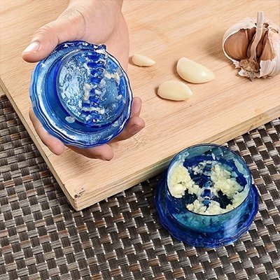 Presse ail bleu ergonomique