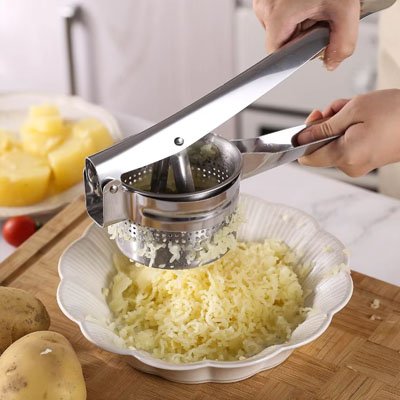 Presse purée manuel perforé